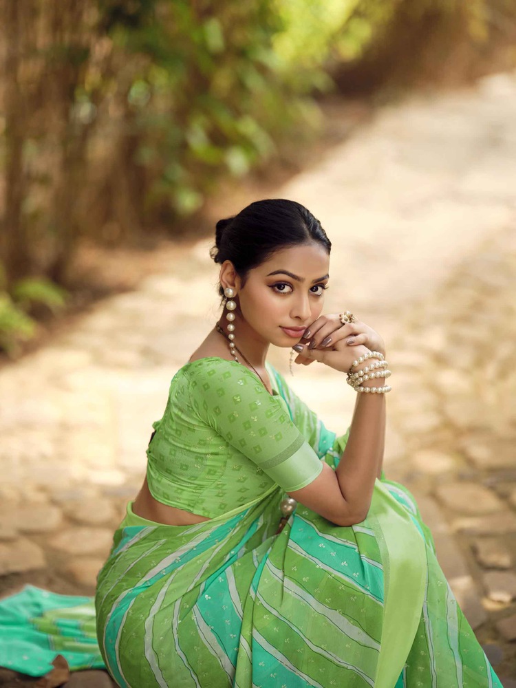 Thumbnail Dull Moss Leheriya saree